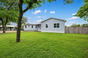 1016 Sherwood Forest Dr, Granite Shoals, TX 78654 - Photo 2