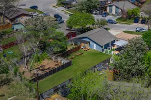 5707 Tracy Lynn Ln, Austin, TX 78721 - Photo 2