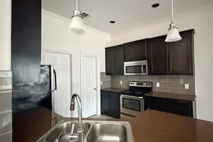 398 Mesa Dr, Del Valle, TX 78617 - Photo 6