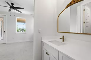 2301 E 10th St, Austin, TX 78702 - Photo 22