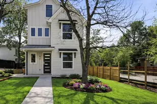 2301 E 10th St, Austin, TX 78702 - Photo 2