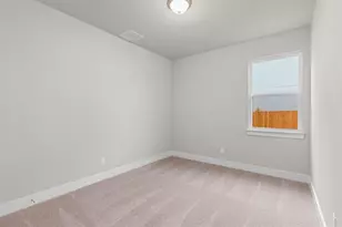 405 Stellar Wind Dr, Georgetown, TX 78628 - Photo 10