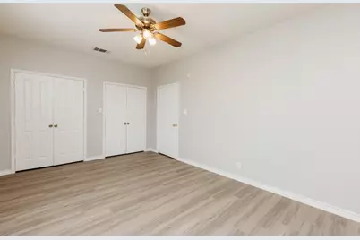 212 Sandstone Drive #H, Jarrell, TX 76537 - Photo 14