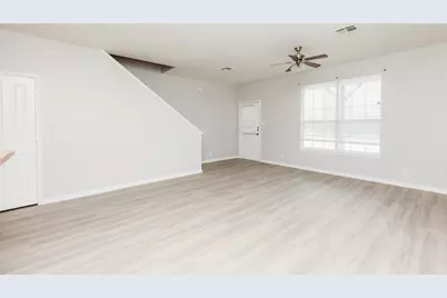 212 Sandstone Drive #H, Jarrell, TX 76537 - Photo 6