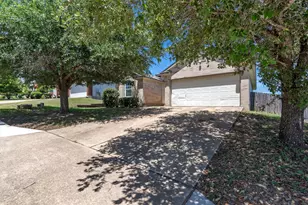 411 Estate Dr, Hutto, TX 78634 - Photo 2