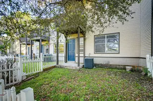 1830 River Crossing Cir, Austin, TX 78741 - Photo 20