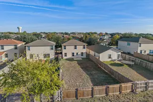 1189 Shadow Creek Blvd, Buda, TX 78610 - Photo 18