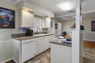 414 E Eblin St, La Grange, TX 78945 - Photo 4