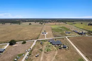 263 N Cedar Creek Dr, Cedar Creek, TX 78612 - Photo 2