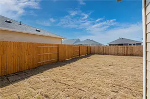 220 Trailside Ln, Bastrop, TX 78602 - Photo 30