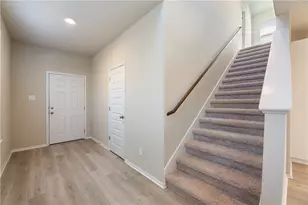 220 Trailside Ln, Bastrop, TX 78602 - Photo 6