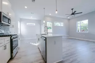 1042 Rosemont St, Austin, TX 78723 - Photo 12