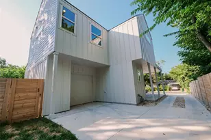 1042 Rosemont St, Austin, TX 78723 - Photo 4