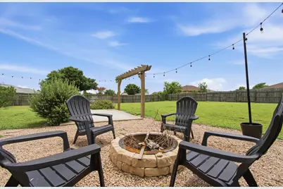 325 Meadow Valley Loop, Jarrell, TX 76537 - Photo 20