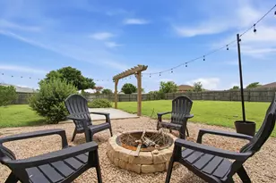 325 Meadow Valley Loop, Jarrell, TX 76537 - Photo 20