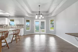 325 Meadow Valley Loop, Jarrell, TX 76537 - Photo 10