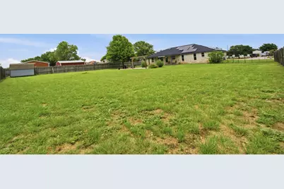 325 Meadow Valley Loop, Jarrell, TX 76537 - Photo 22