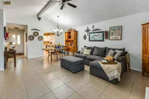 402 Village Ln, Buda, TX 78610 - Photo 4