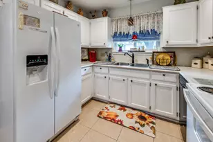 402 Village Ln, Buda, TX 78610 - Photo 12