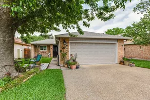 402 Village Ln, Buda, TX 78610 - Photo 2