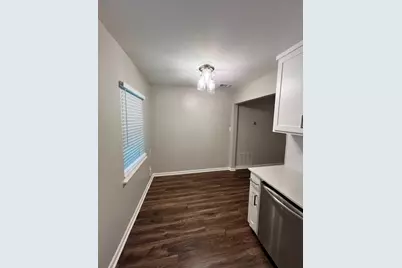 6302 Chesterfield Avenue, Austin, TX 78752 - Photo 8