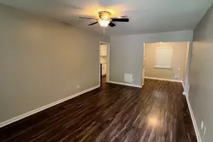 6302 Chesterfield Ave, Austin, TX 78752 - Photo 2