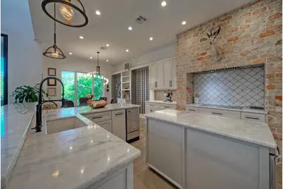 10 Monarch Oaks Lane, The Hills, TX 78738 - Photo 10