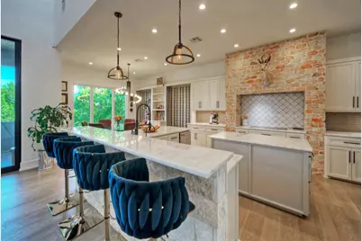 10 Monarch Oaks Lane, The Hills, TX 78738 - Photo 10