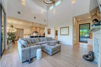 10 Monarch Oaks Lane, The Hills, TX 78738 - Photo 6