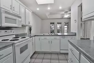2149 Keystone Dr, New Braunfels, TX 78130 - Photo 6