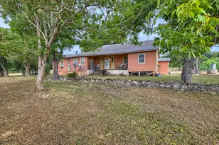 201 Hofheinz St, San Marcos, TX 78666 - Photo 1