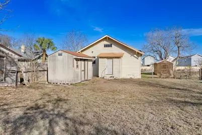 917 Trinity Street, Lockhart, TX 78644 - Photo 12