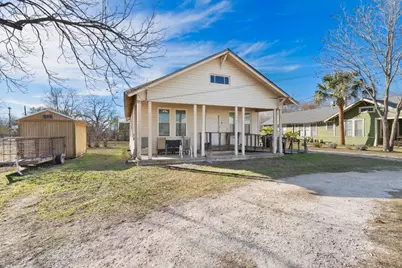 917 Trinity Street, Lockhart, TX 78644 - Photo 2