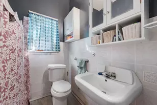 917 Trinity St, Lockhart, TX 78644 - Photo 10