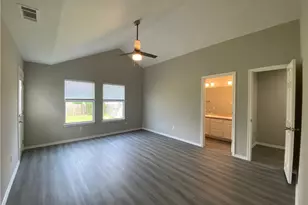 504 Debra Dr, Taylor, TX 76574 - Photo 12