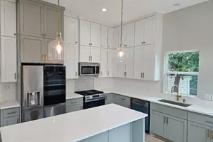 700 N Avenue C, Elgin, TX 78621 - Photo 6