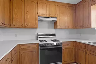 914 Victoria St, Taylor, TX 76574 - Photo 12