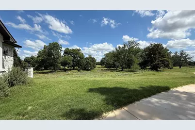 128 Gloria Boulevard, Smithville, TX 78957 - Photo 32