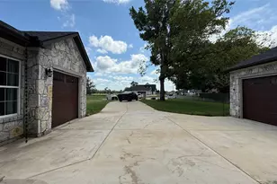 128 Gloria Blvd, Smithville, TX 78957 - Photo 28