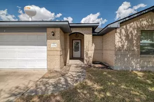 1204 Delia Chapa, Hutto, TX 78634 - Photo 4