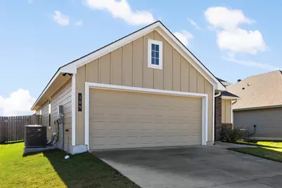 109 Watch Hill, Jarrell, TX 76537 - Photo 2