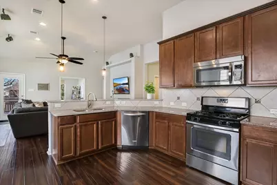 528 Loma Cedro Bend, Leander, TX 78641 - Photo 6