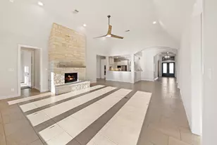 917 Coolabah Ave, New Braunfels, TX 78132 - Photo 6