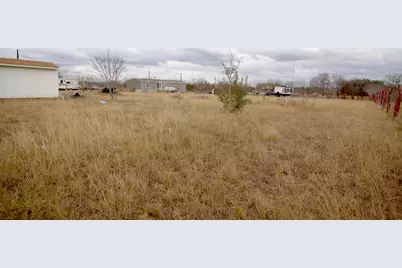 150 Callaway Court, Lockhart, TX 78644 - Photo 4