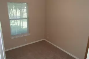 208 Juniper St, Georgetown, TX 78626 - Photo 8