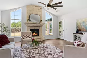207 Meadow Oaks Dr, Dripping Springs, TX 78620 - Photo 4