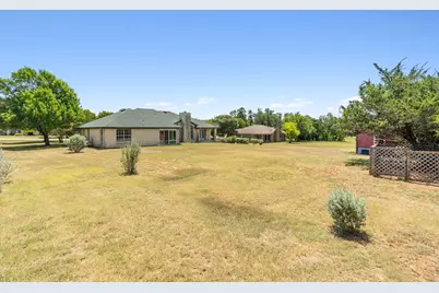 207 Meadow Oaks Drive, Dripping Springs, TX 78620 - Photo 30