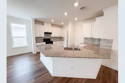401 Fort William Street #33, Hutto, TX 78634 - Photo 2