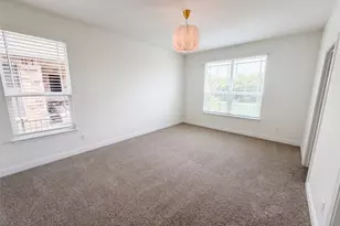 401 Fort William St, Hutto, TX 78634 - Photo 4