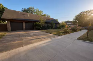 305 Starbright Dr, Austin, TX 78745 - Photo 2
